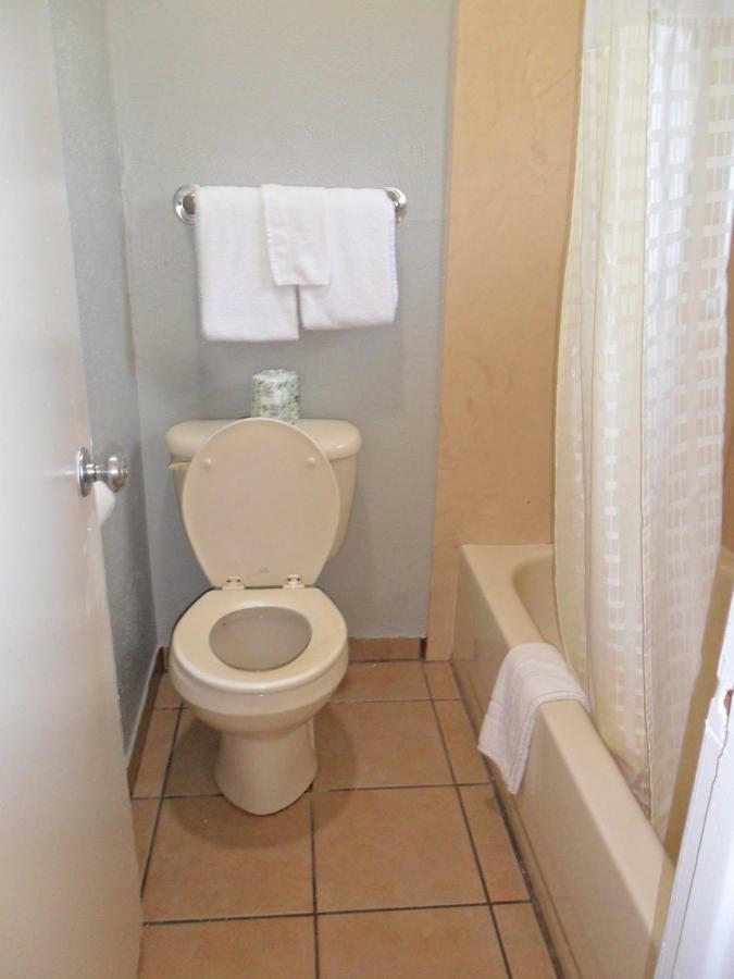 A-ok Motel 2*